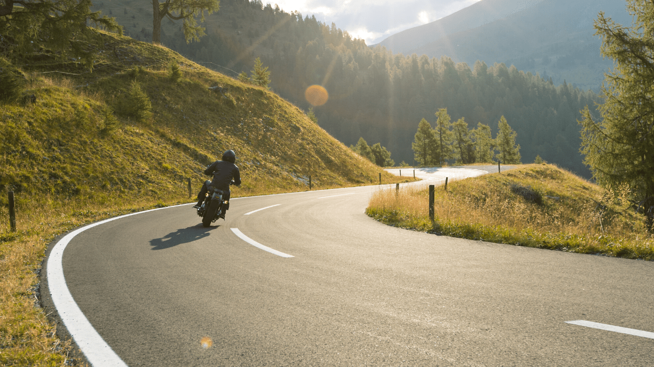 Como Aproveitar a Paisagem ao Viajar de Moto